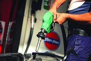 Petrol cheaper by Rs 8/litre in Delhi as Govt reduces VAT