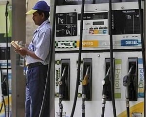 Petrol crosses Rs 92 mark in Mumbai, diesel at all-time high