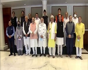 PM meets J-K leaders to chalk out future course of action