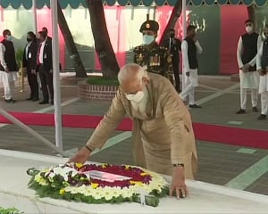 PM Modi visits mausoleum of 'Bangabandhu' Sheikh Mujibur Rahman, pays floral tributes