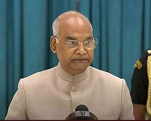 President greets people on eve of birth anniversary of Guru Nanak Dev