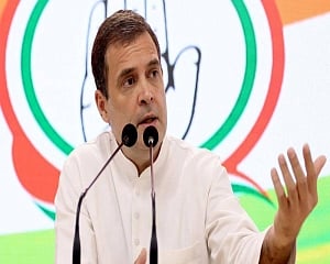 Rahul slams Centre for "missing" vaccination target