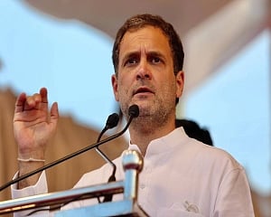 Rahul targets govt once again over Covid vaccination policy