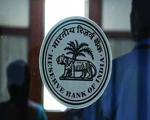 RBI lifts restrictions on Diners Club International
