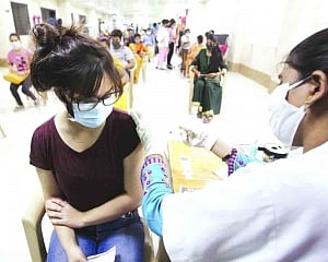 Record 84L get jabs on day 1 of revised policy
