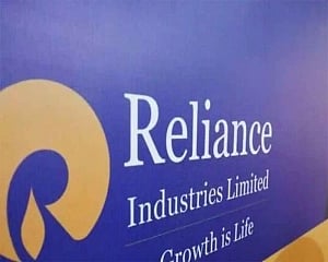 Reliance Industries shares continue to rally; jump nearly 4 pc