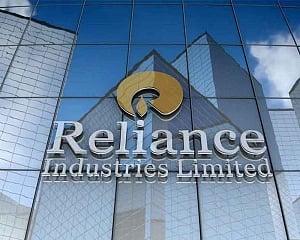 Reliance Industries shares decline over 2 pc