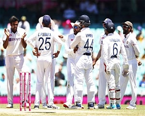 Rookie Green makes merry as Australia set India a near impossible target of 407