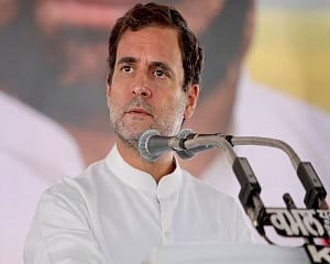 Sangh teaches to attack, non-violent satyagraha makes farmers fearless: Rahul