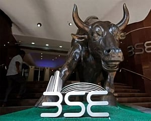 Sensex, Nifty eke out gains; energy, IT stocks save the day