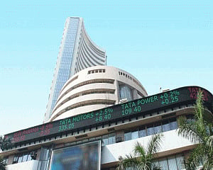 Sensex rallies 514 pts to new peak; Nifty crosses 17,200