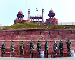 Shah reviews Delhi’s security, Opp demands his resignation