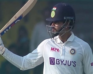 Shreyas Iyer becomes 16th Indian to slam hundred on Test debut