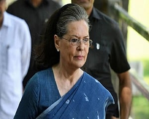 Sonia says govt shown shocking insensitivity on farmers' issue, terms consultations a 'charade