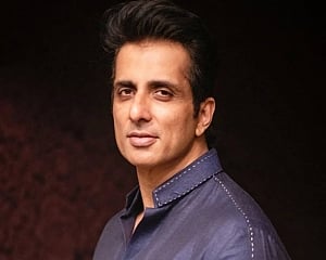 Sonu Sood tests positive for COVID-19, days after receiving vaccine