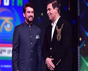SRK's line from 'Chak De India' is I&B minister's favourite