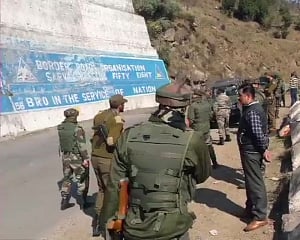 Suspicious object found on roadside in J&K's Rajouri