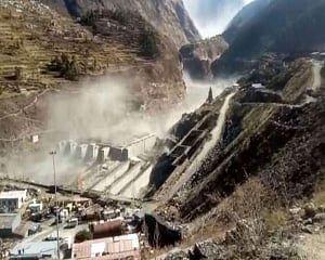 Toll climbs to 31 in Uttarakhand disaster, CM Rawat meets affected villagers