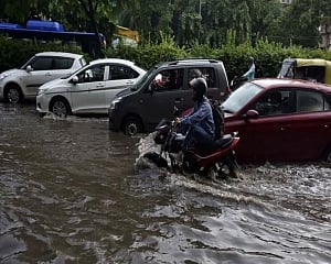 Two incidents of wall collapse, 12 tree fall cases in Delhi; low-lying areas inundated