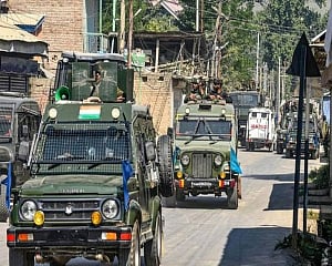 Unidentified militant killed in encounter in J-K's Pulwama