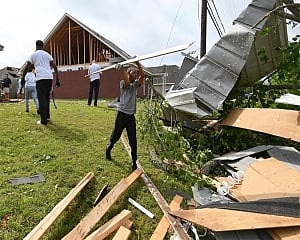 US: Storms spawn twisters in Mississippi, kill driver in Georgia