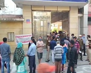 MCD bypolls amid COVID: 32.25 pc voters turnout till 1:30 PM; 38.85 pc at Kalyanpuri