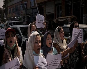 Witnesses say explosion targets Taliban, 2nd in as many days