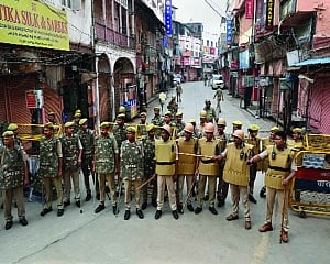 ‘Shivling’ found, court seals Gyanvapi portion