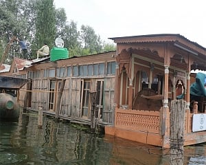 7 tourists rescued by owner of sinking houseboat in J&K's Dal Lake