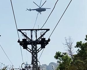 8 tourists stuck in cable car in Himachal; Rescue operation underway