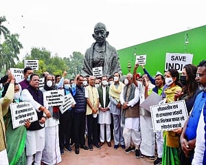 After gag order, it’s d(h)arna mana hai in Parl complex