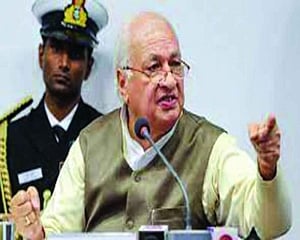 Arif seeks action against Kerala FM, CM defies