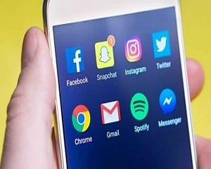 At 332 mn users, Snapchat growing faster than Facebook, Twitter