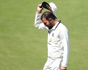 Australia's spin bowling consultant Fawad tests positive for COVID-19