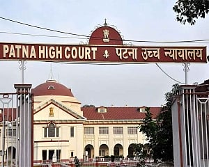 Bomb explodes in Patna court, cop injured