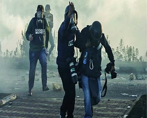 Breaking news-men