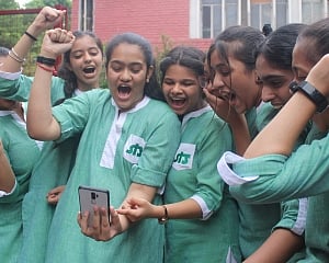 CBSE Class 10 results announced, girls outshine boys