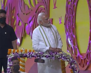 Central govt changing face of Delhi, modernising it: PM Modi
