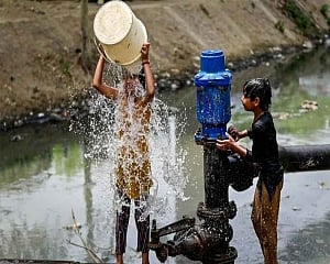 Centre asks states/UTs to review health facility preparedness amid rising temperature