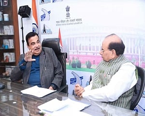 Centre to provide Delhi Rs 700 cr for construction, maintenance, beautification of roads