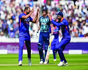 Chahal, Hardik restrict Eng to 246