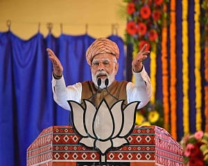 Congress blaming EVMs indicates it has accepted defeat in Gujarat polls: PM Modi