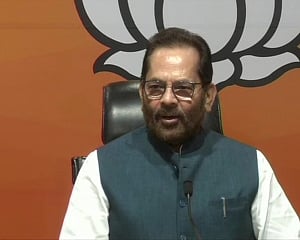COVID-19: Naqvi calls for precaution, prevention and prayer to make Haj 2022 possible