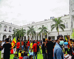 Crowd fury rocks  Sri Lankan Govt