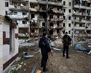 Day 24: Scenes of resistance in war-torn Ukraine