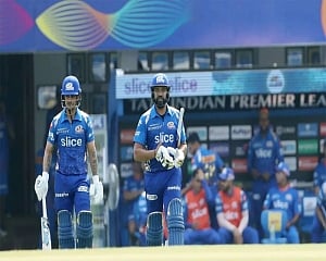 DC opt to bowl against MI