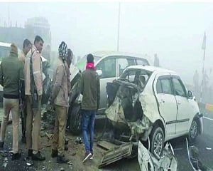 Dense fog shrouds north India
