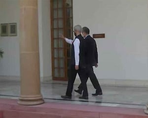 EAM holds talks with Chinese counterpart Wang