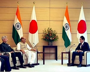 EAM Jaishankar, Defence Minister Rajnath Singh call on Japan PM, discuss bilateral partnership