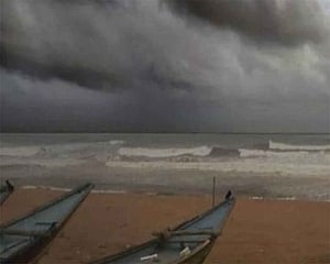 East coast braces for cyclone, Odisha on alert
